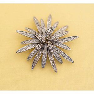 Vintage Art Nouveau Floral Rhinestone Brooch i26